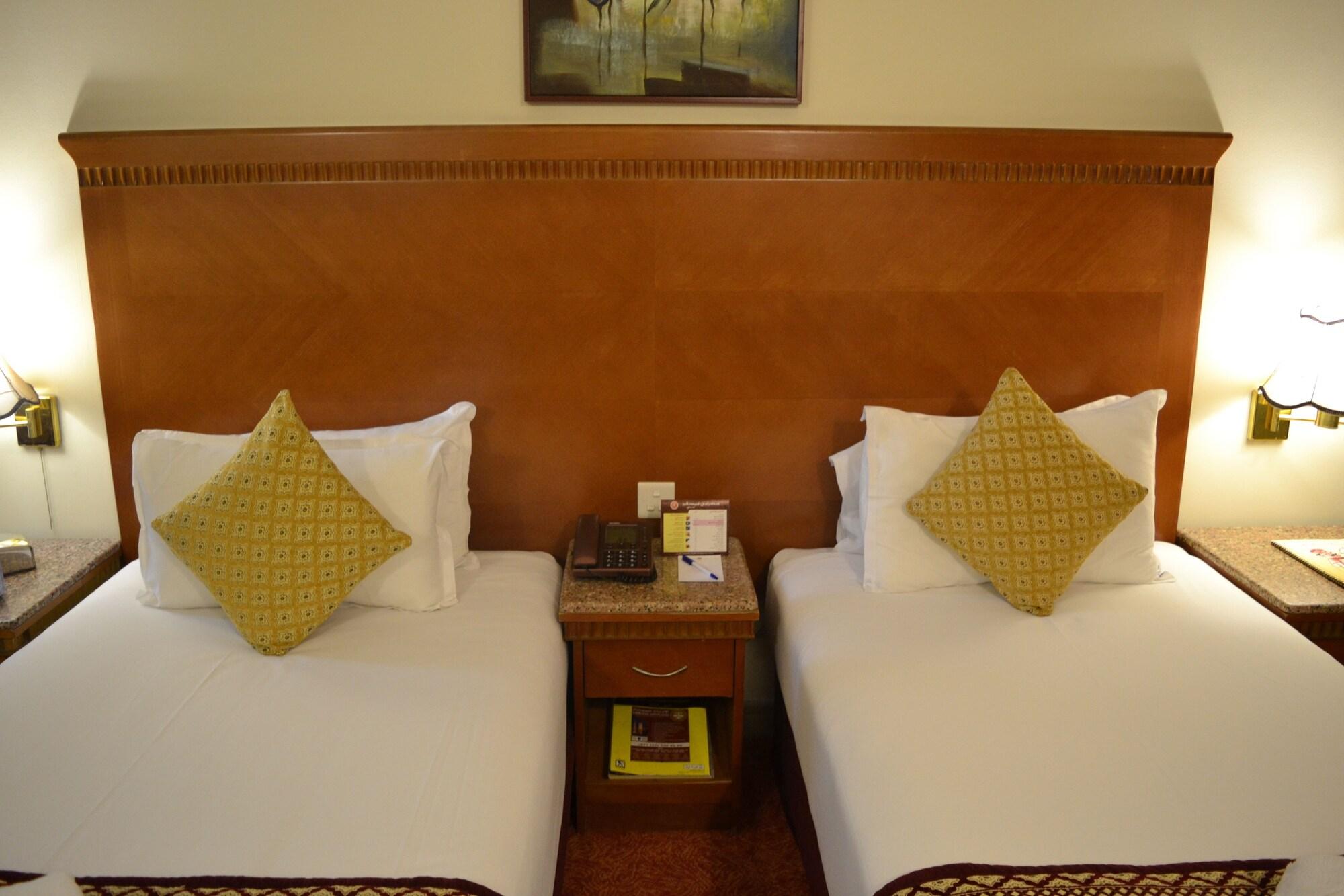 Ramee Guestline Hotel Dubai Esterno foto