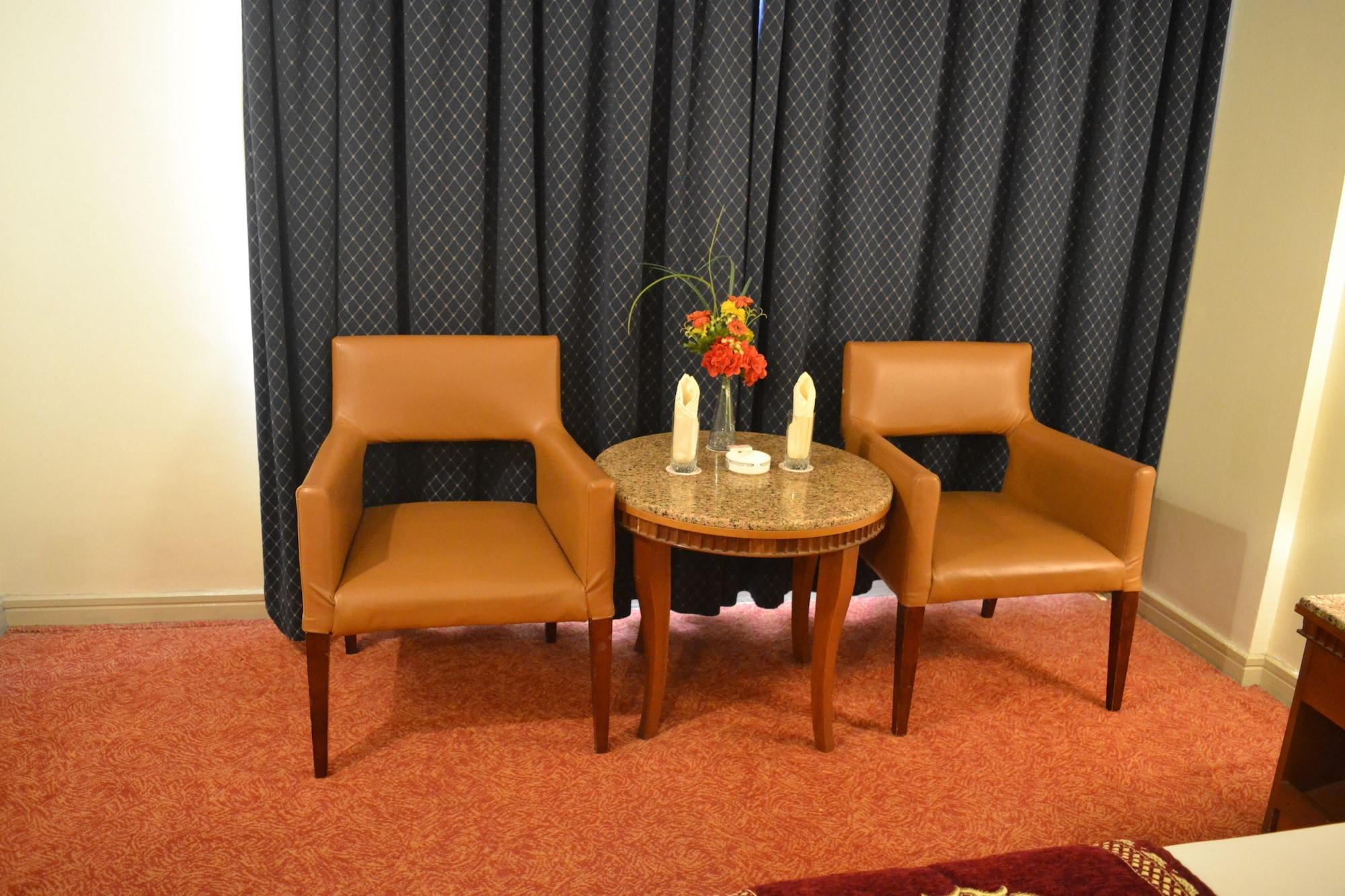 Ramee Guestline Hotel Dubai Esterno foto