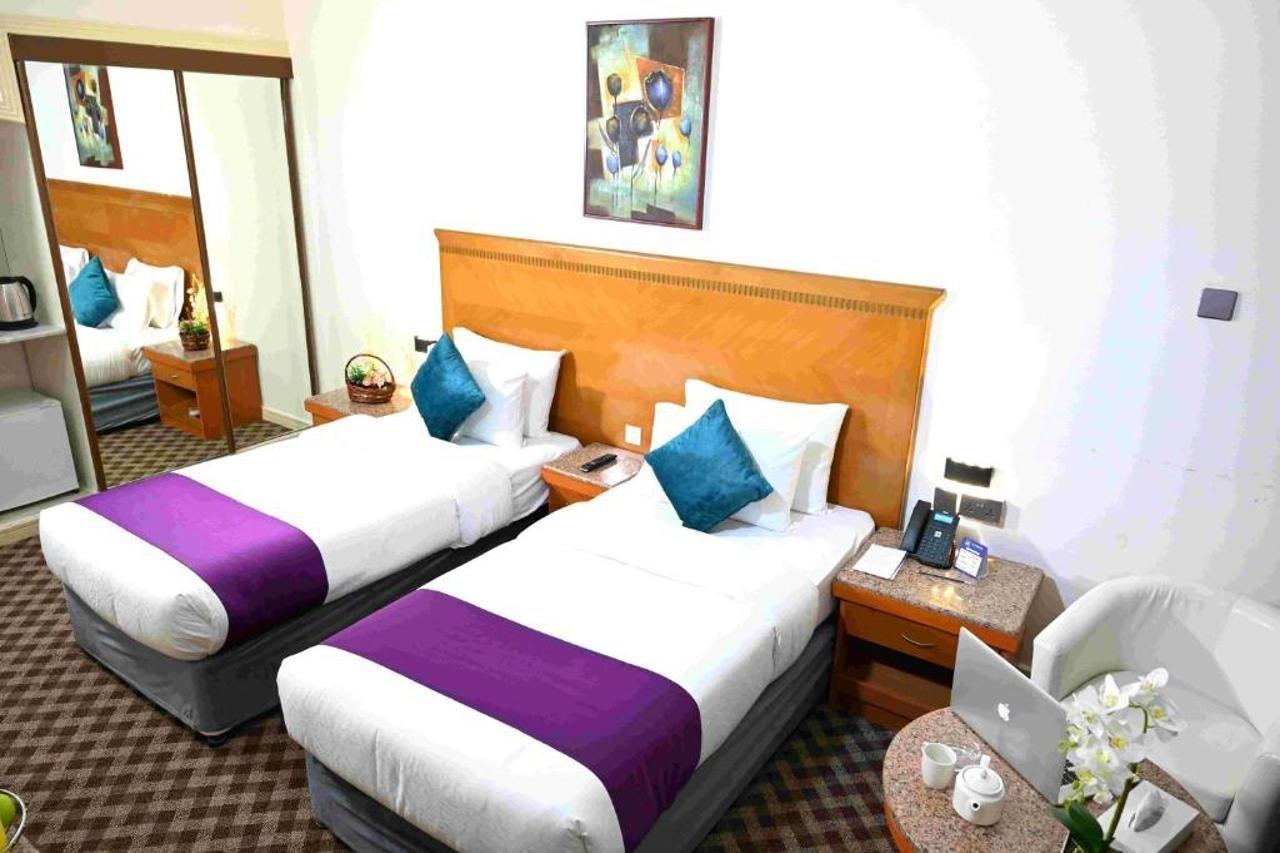 Ramee Guestline Hotel Dubai Esterno foto