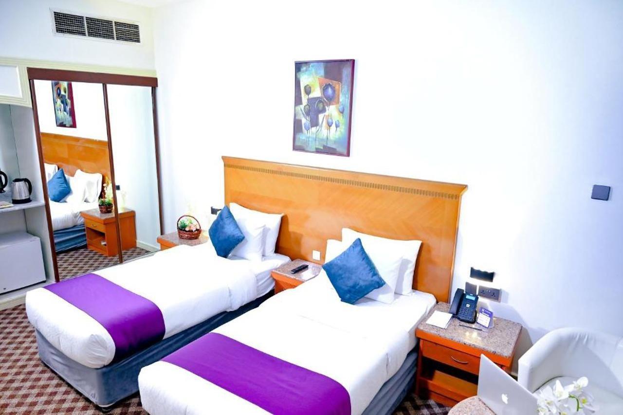 Ramee Guestline Hotel Dubai Esterno foto