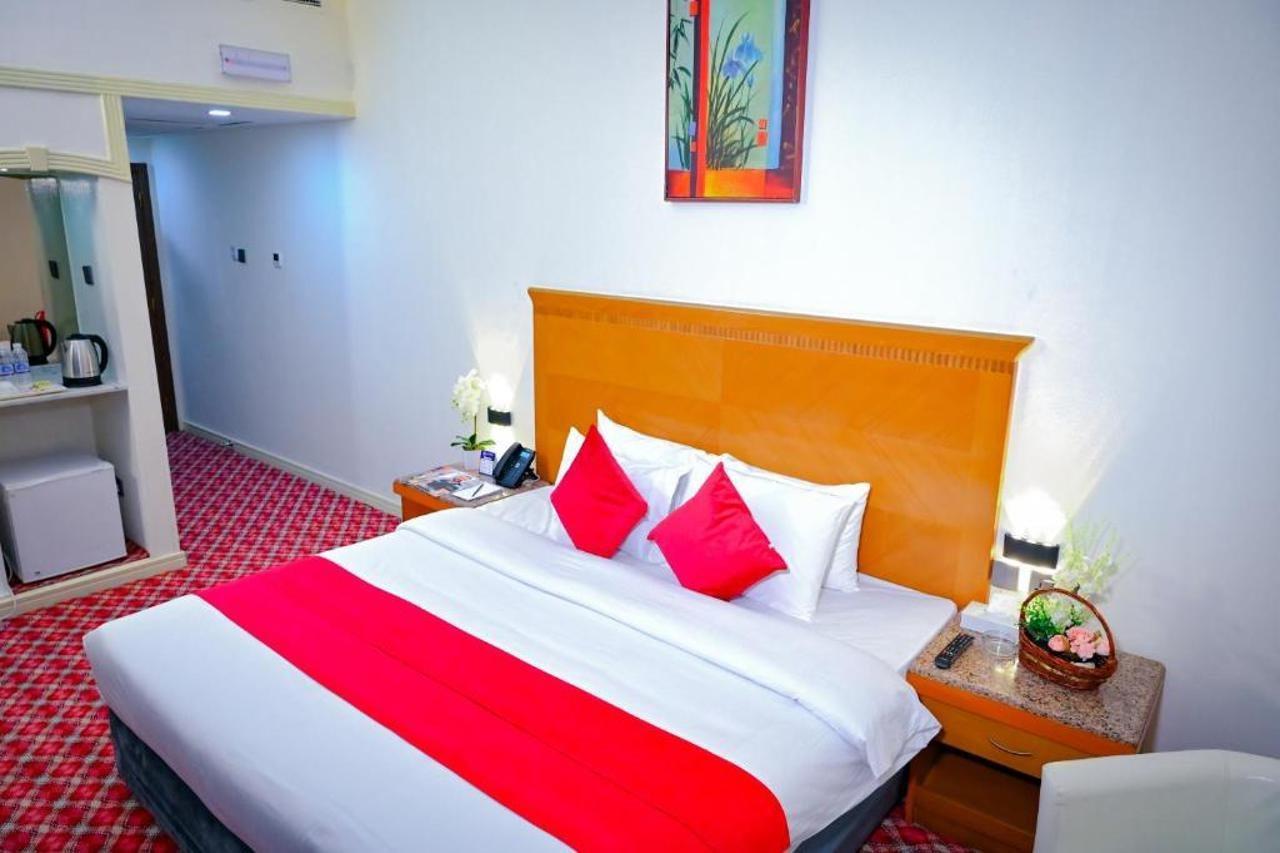 Ramee Guestline Hotel Dubai Esterno foto