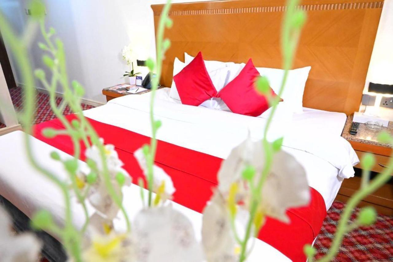Ramee Guestline Hotel Dubai Esterno foto