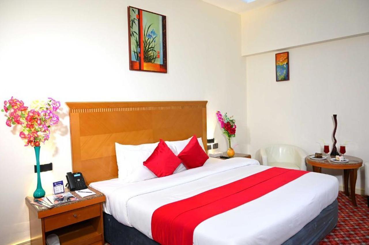 Ramee Guestline Hotel Dubai Esterno foto