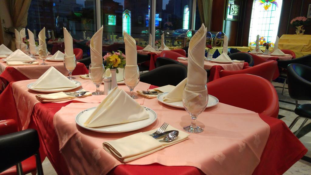 Ramee Guestline Hotel Dubai Esterno foto